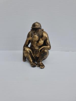 Statue Gorille Assis avec casquette Bronze