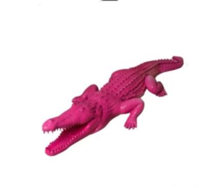 Sculpture en resine d'un Crocodile géant Rose - L 320cm